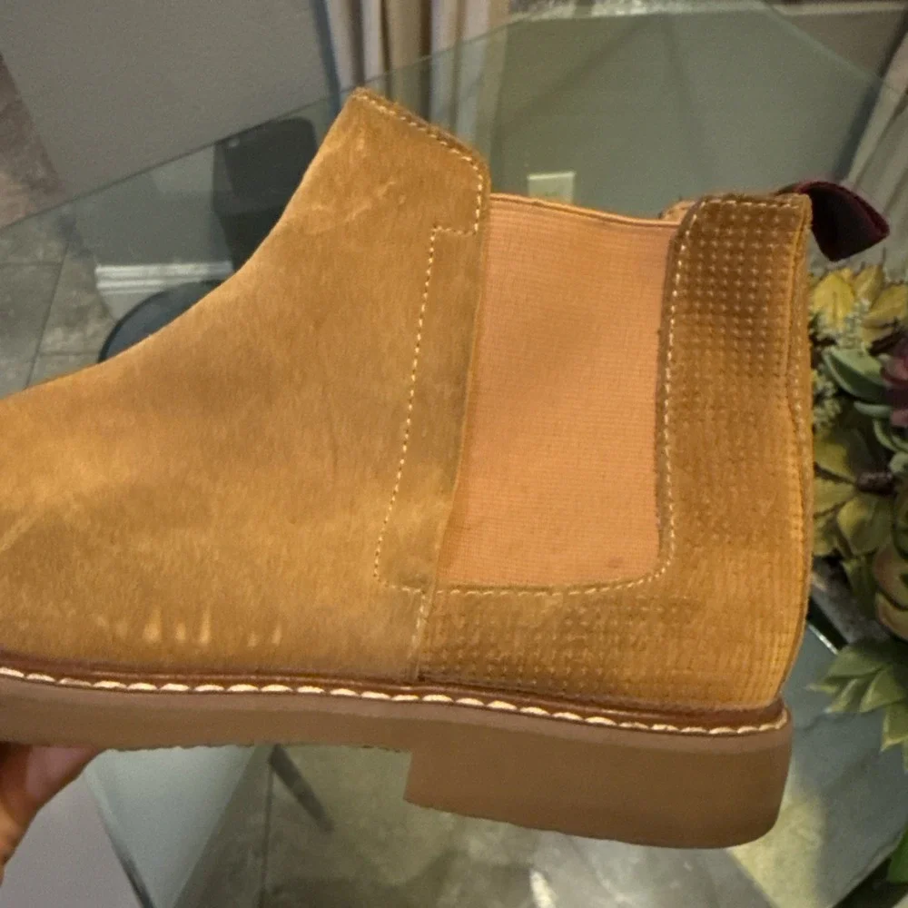 Steve Madden Men's Highline Suede Chelsea Boot, Sand Suede, 9M